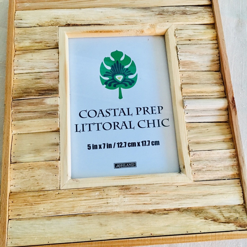 Distressed wood coastal picture frame
